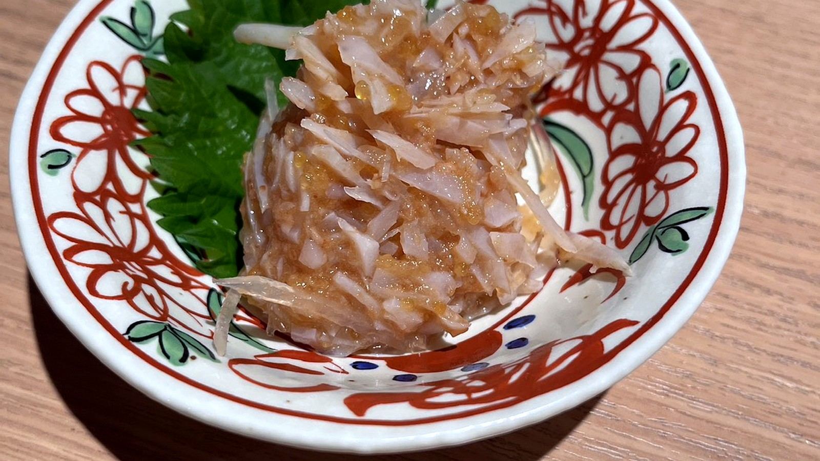 小鉢に盛られた梅水晶と大葉